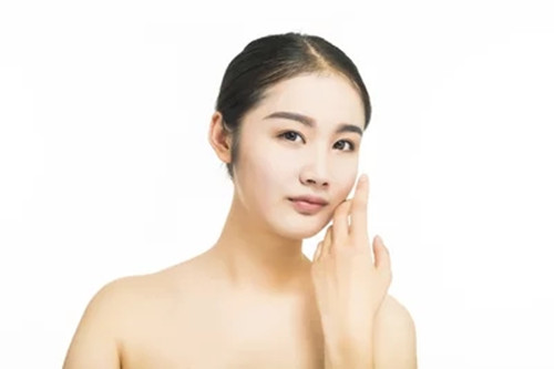 肌肤出现泛黄、暗沉、失去光泽，很可能是你的皮肤缺氧了