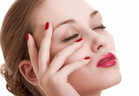 你是敏感肌肤吗？修复敏感肌肤的5个技巧